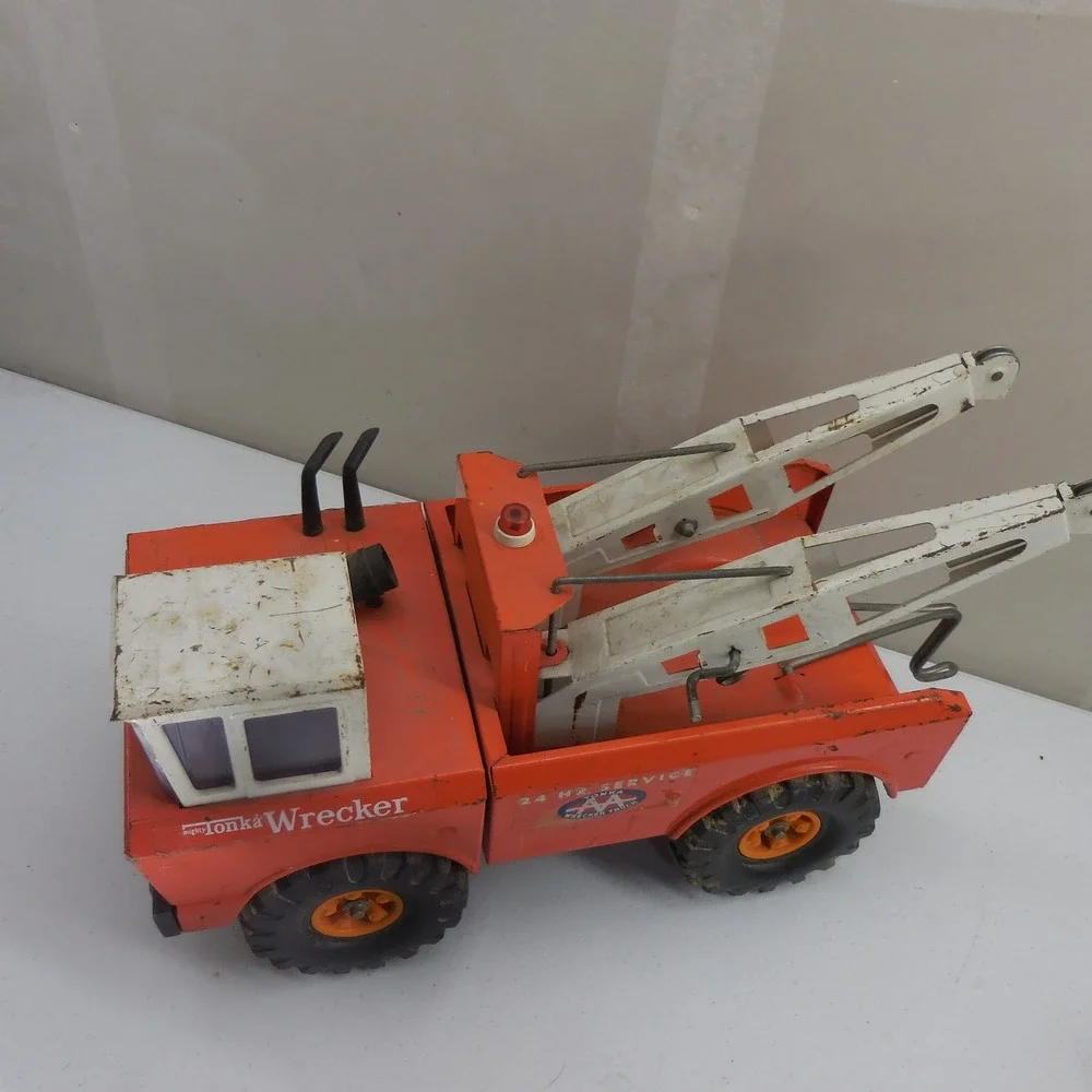 Vintage Mighty Tonka Wrecker Tow Truck Pressed Steel AAA 24 Hr Service Orange
